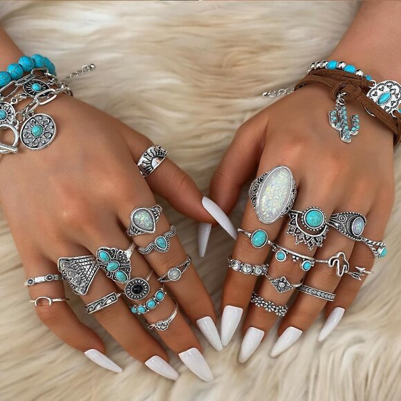 Bohemian Jewelry Set With Turquoise Necklace, Dangle Earrings, Stackable Bangle - Picture 3 of 8